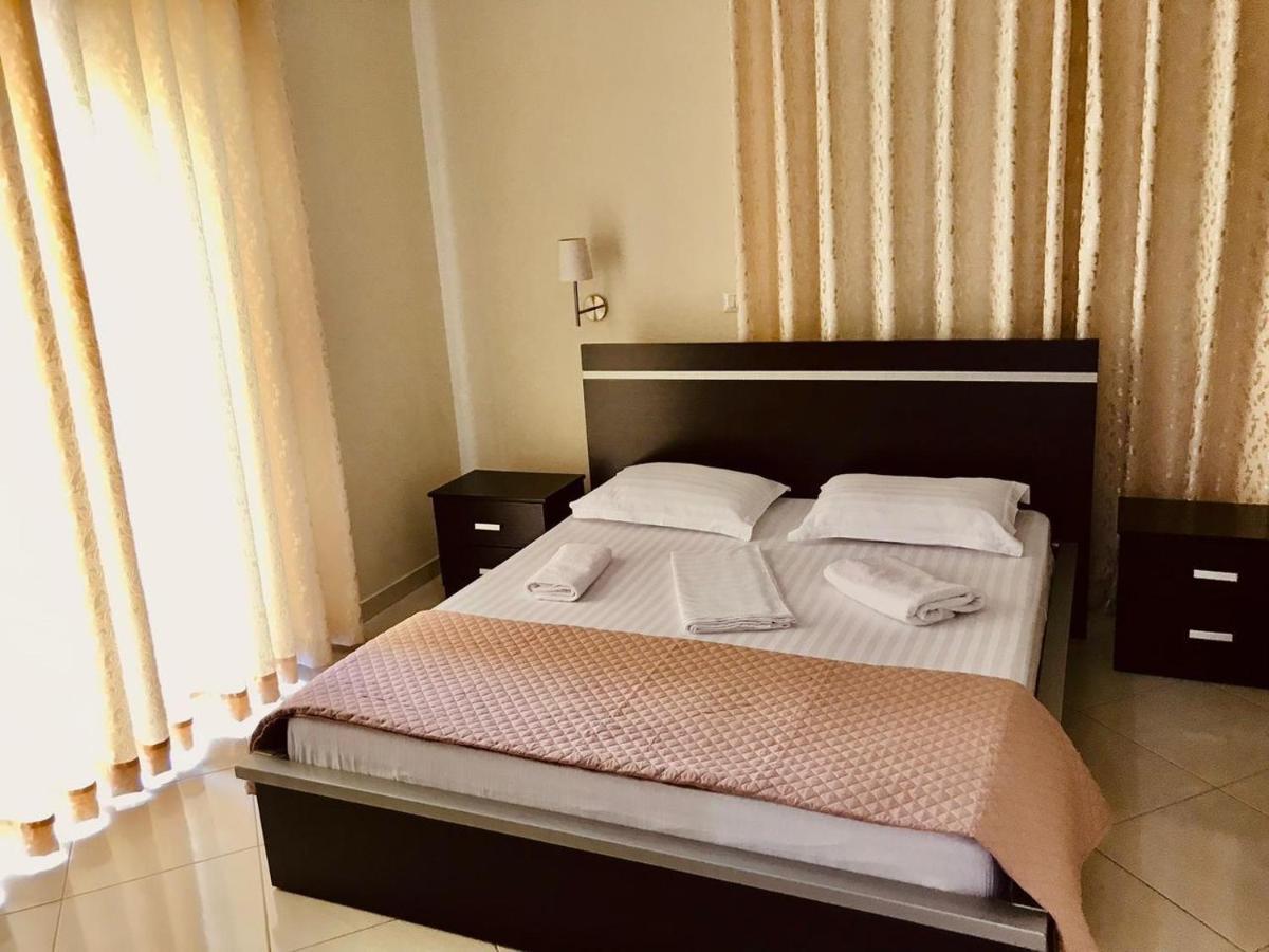 Hotel Metali Sarandë 外观 照片