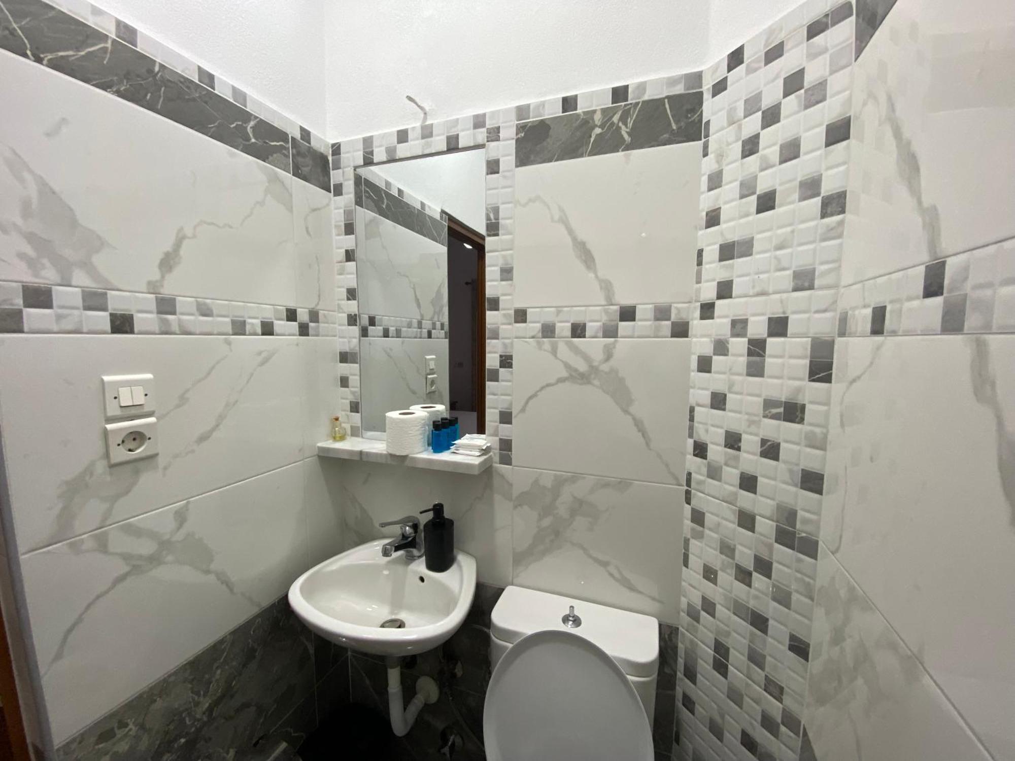 Hotel Metali Sarandë 外观 照片