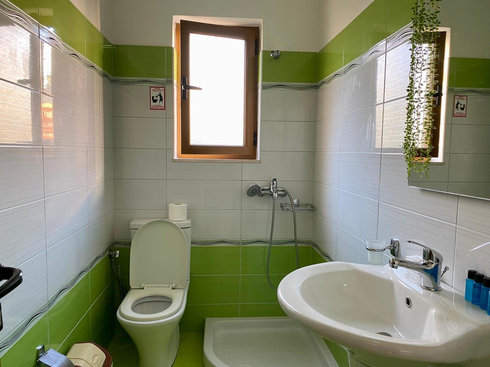 Hotel Metali Sarandë 外观 照片